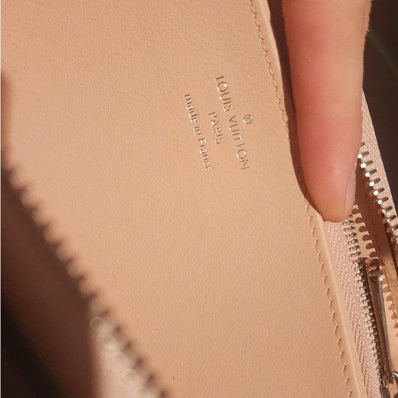 Louis Vuitton Zippy Wallet - Picture 2 of 8